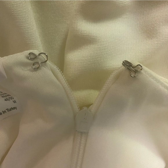 VENUS White Midi Dress with Bow Accents M GUC - Picture 6 of 6